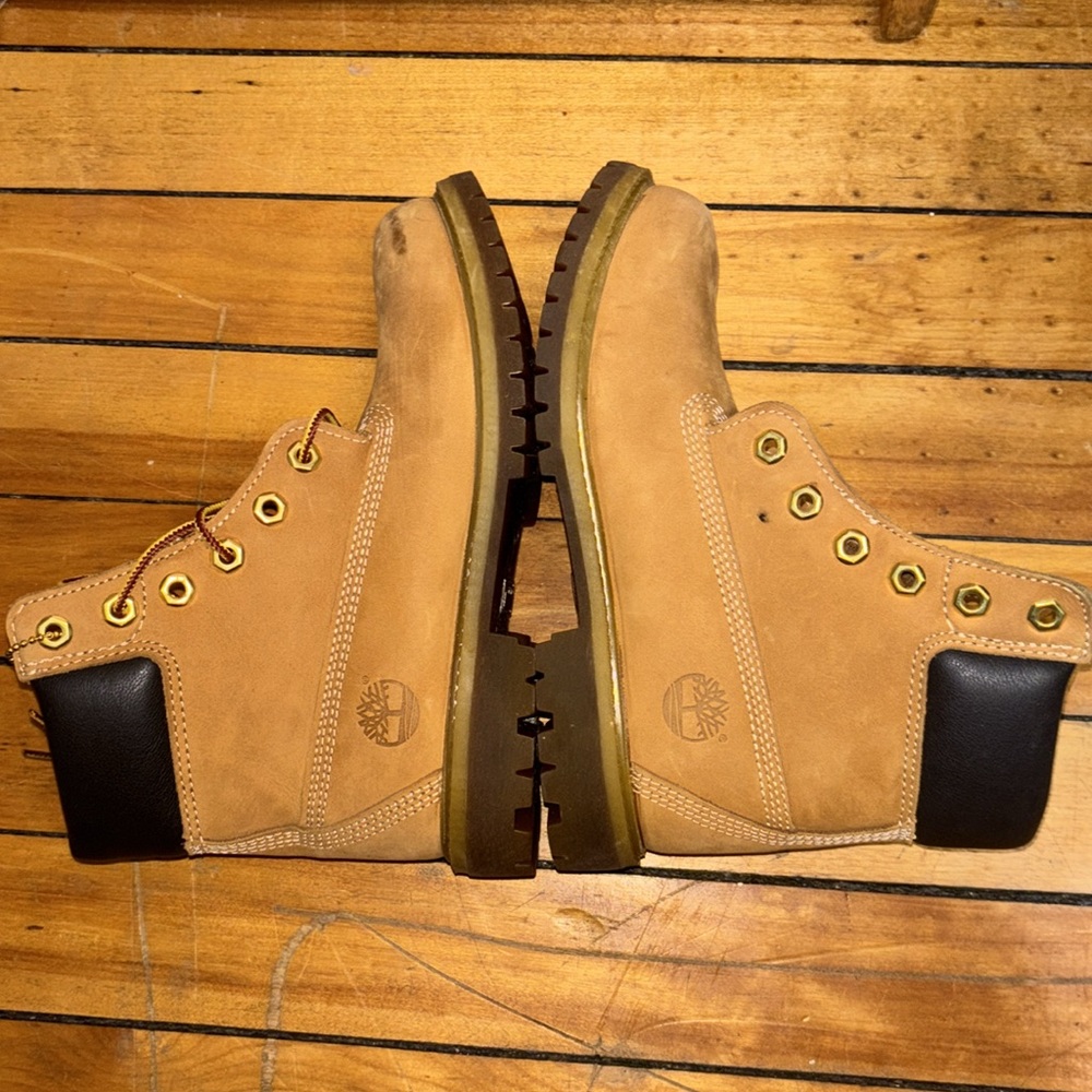 Timberland - Picture 3 of 6
